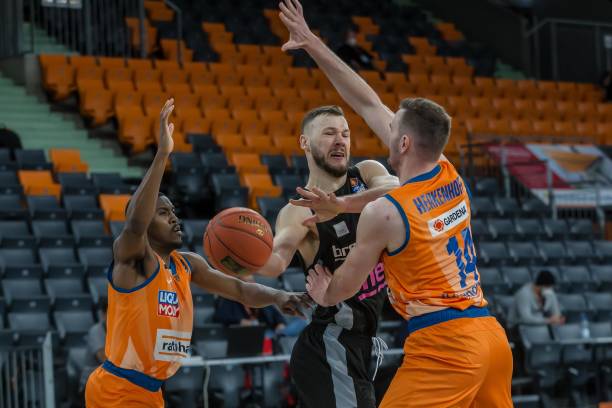 台上挑战自 台上挑战自