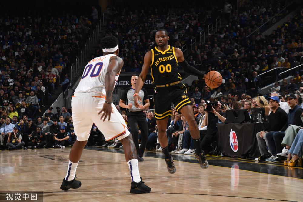 在此背景下 在此背景下